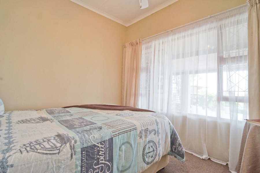 5 Bedroom Property for Sale in Winterstrand Eastern Cape